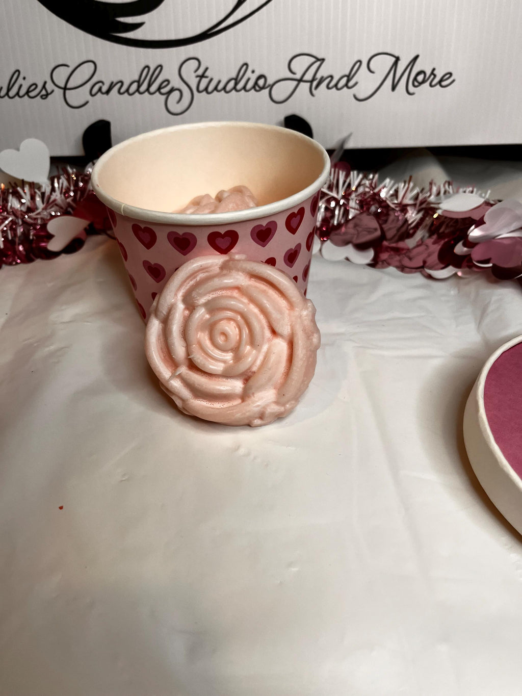 Garden of roses 5oz container of wax melts. Gift giving, valentines day