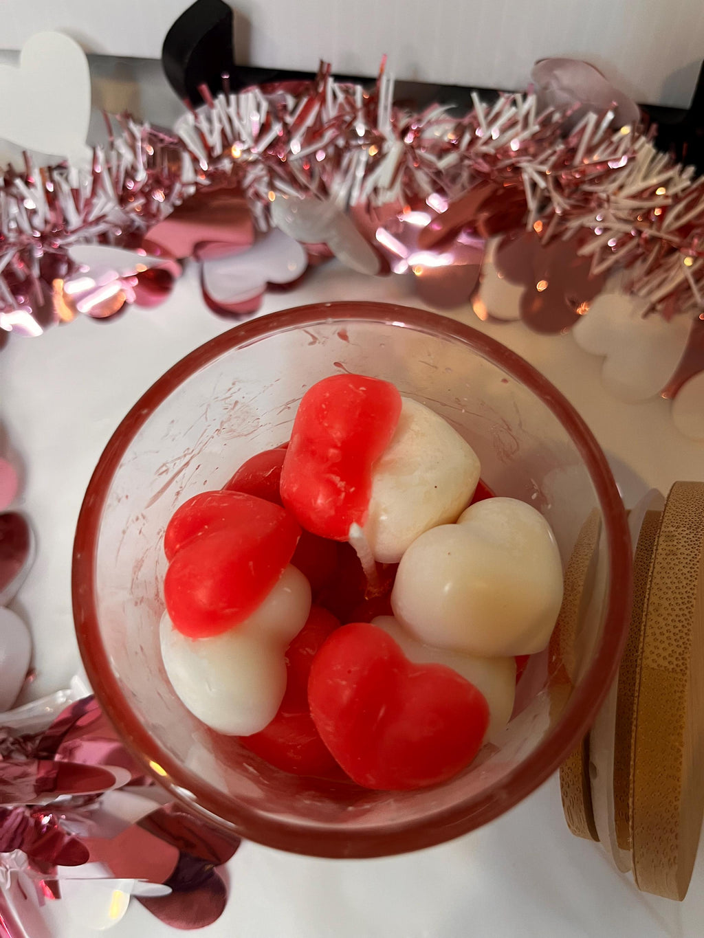 Roses scented 8oz soy wax candle