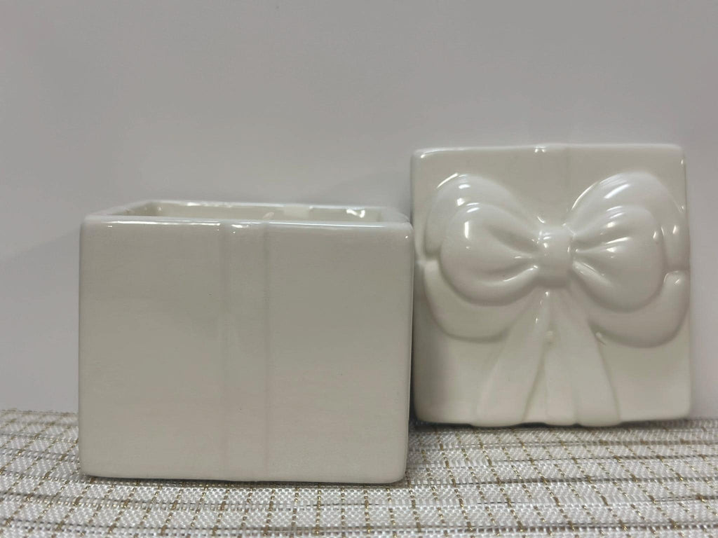 Birthday cake scented 4oz soy wax candle