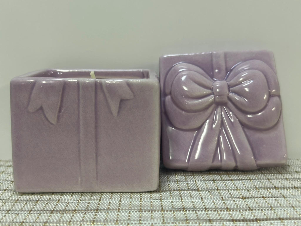 birthday cake scented 4oz soy wax candle