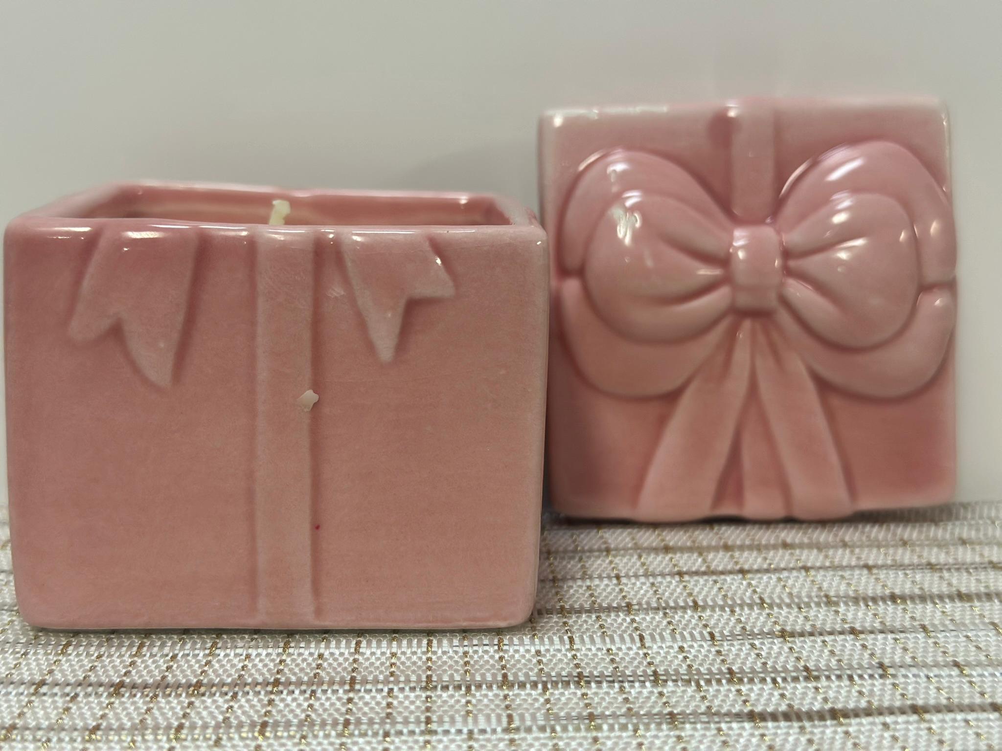birthday cake scented 4oz soy wax candle
