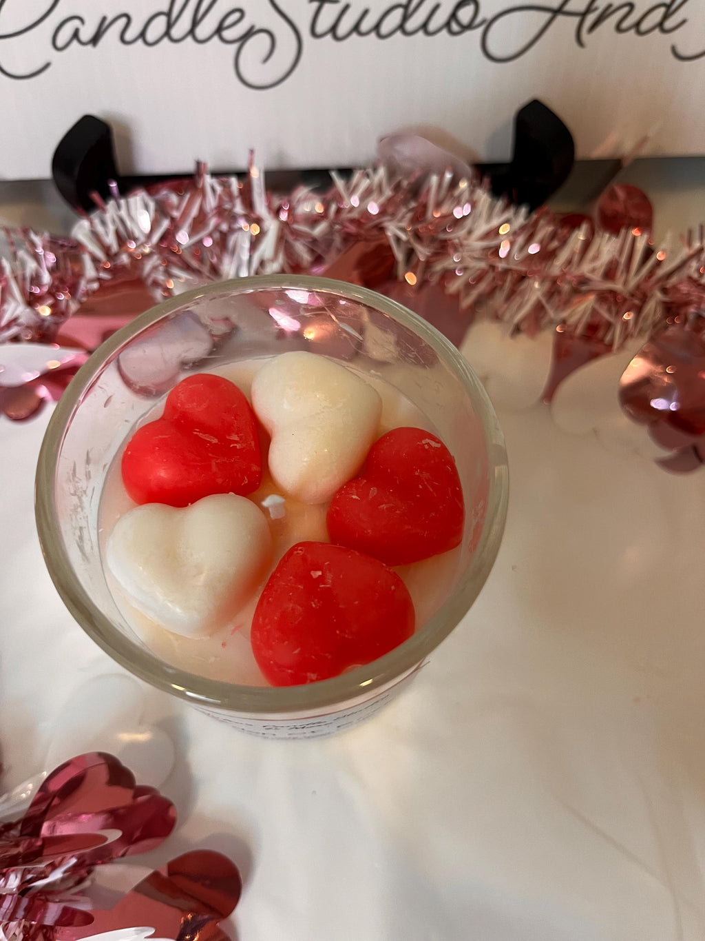Roses scented 8oz soy wax candle
